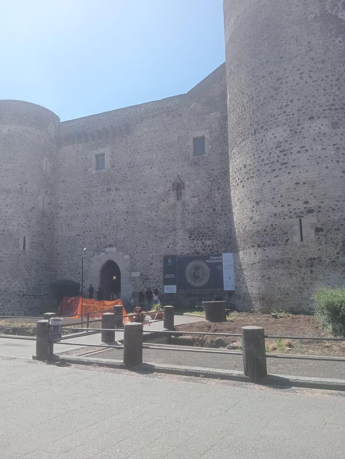 Апартаменты Il Castello Di Patty Катания Экстерьер фото